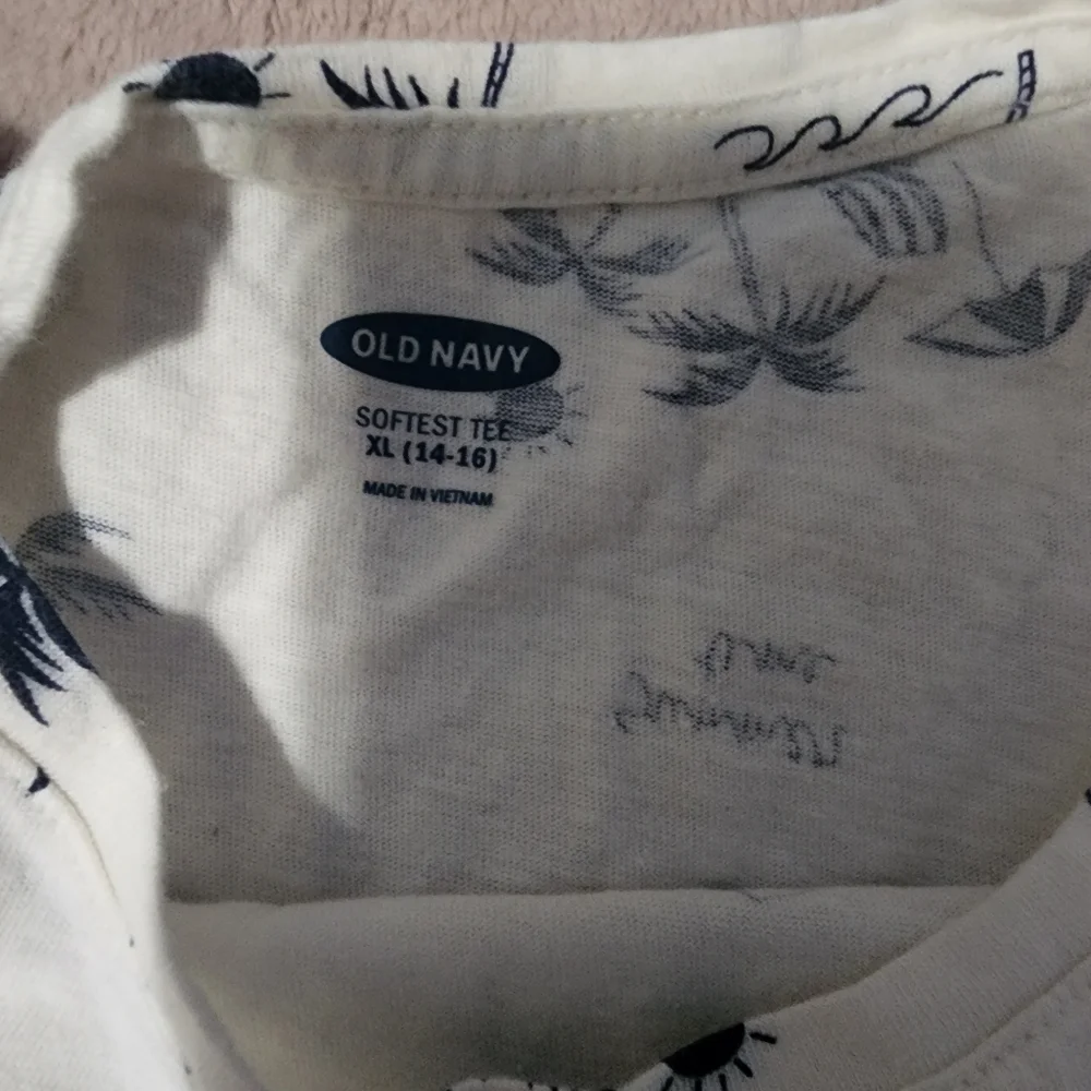 OLD Navy Softest Printed Scoop-Neck T-Shirt for Girls Size XL